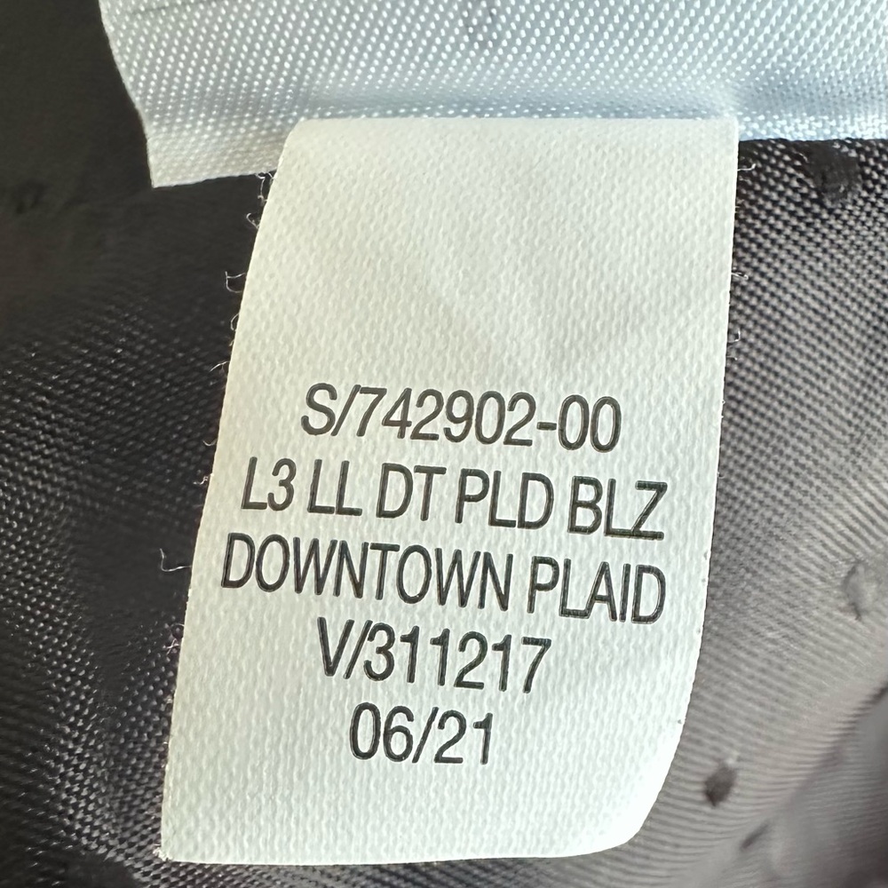 Banana Republic Factory Downtown Plaid Blazer - Size 6 - Picture 11 of 11